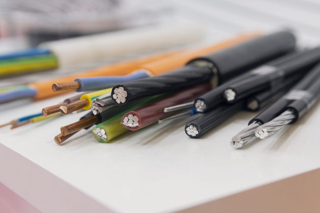 Aluminum vs Copper Conductors: Choosing the Right Size for Maximum Power Efficiency